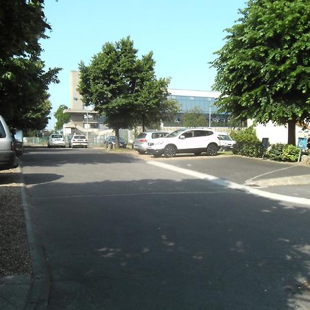 Hôtel l'Amandier Nanterre Buitenkant foto