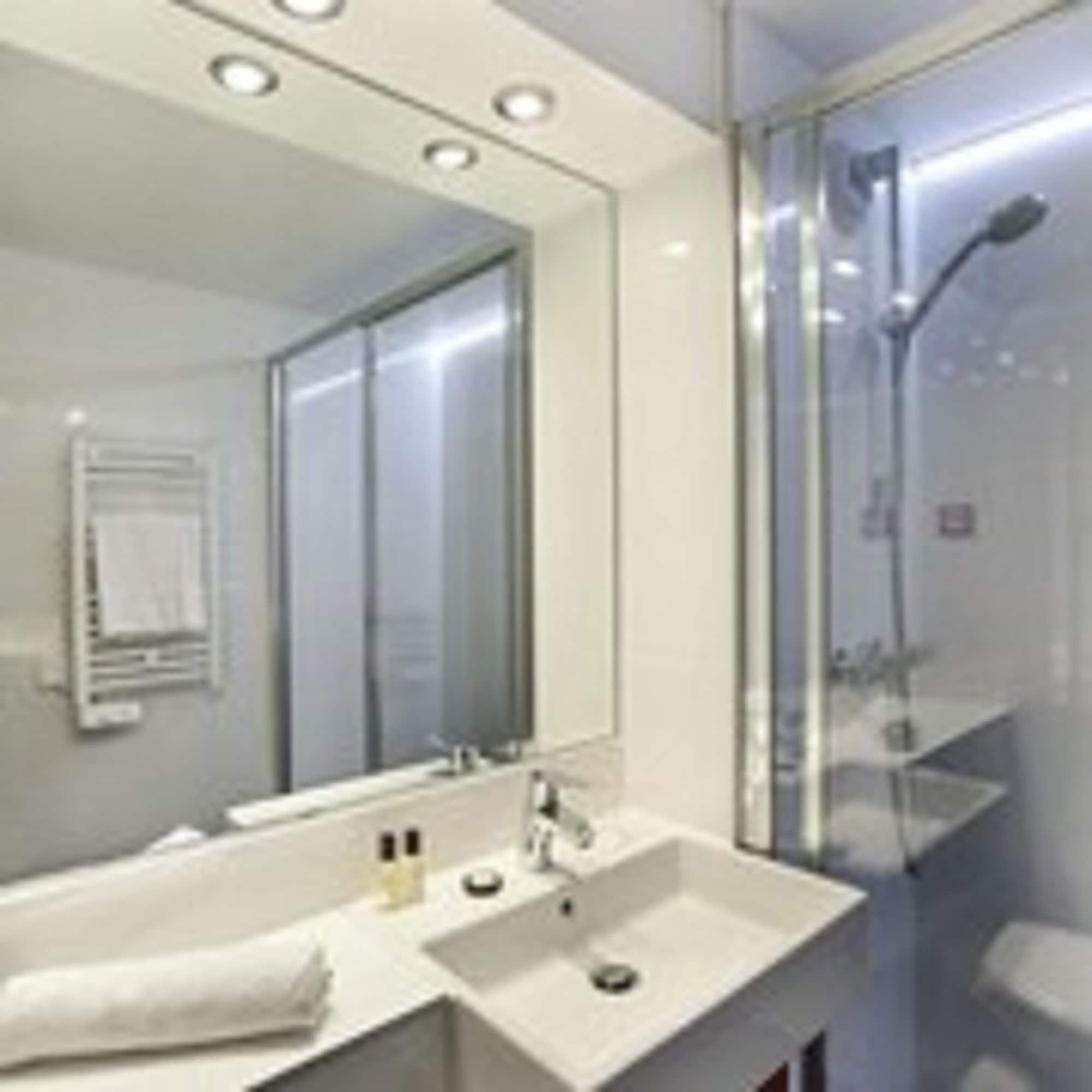 Hôtel l'Amandier Nanterre Buitenkant foto