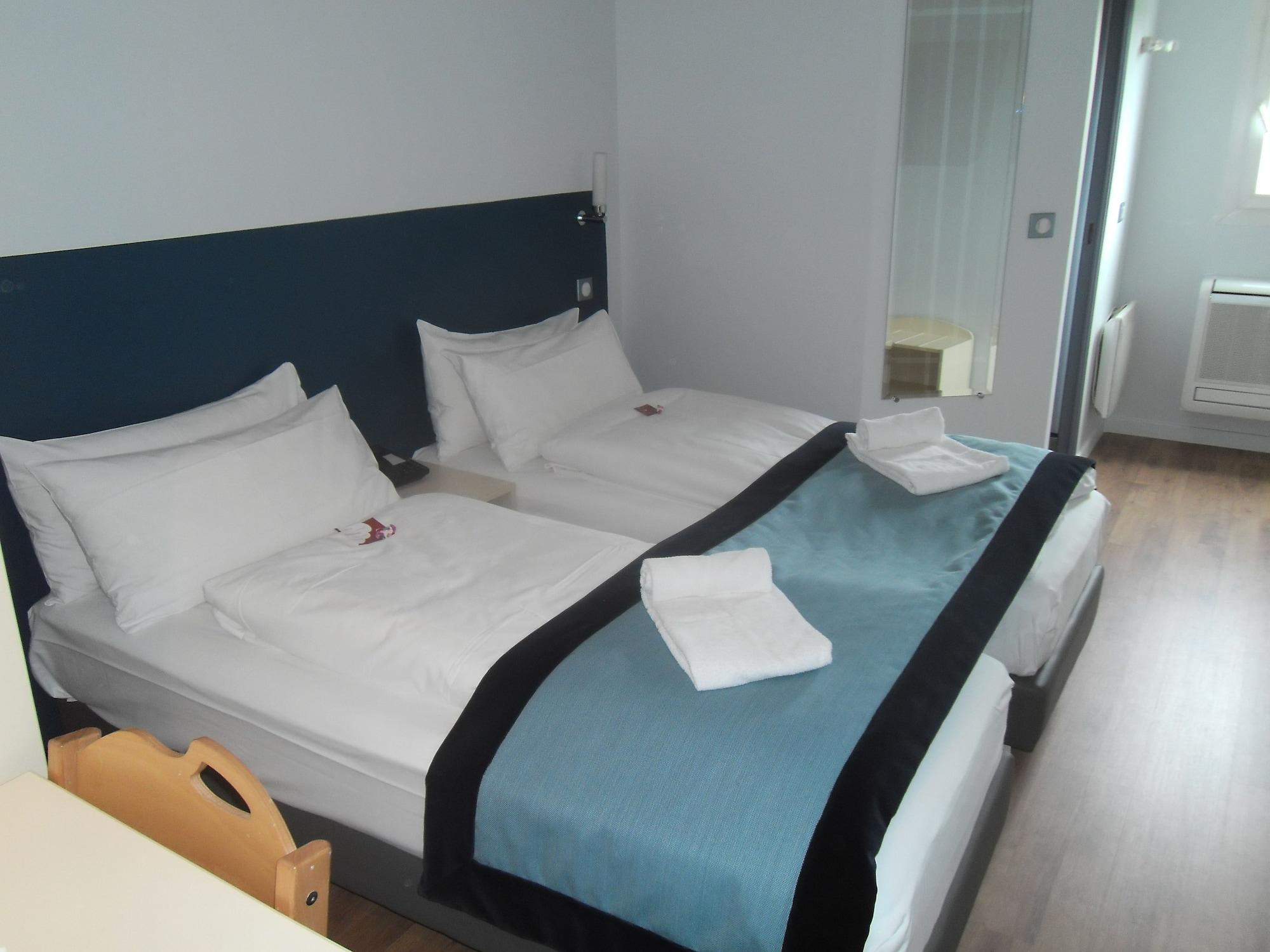 Hôtel l'Amandier Nanterre Buitenkant foto
