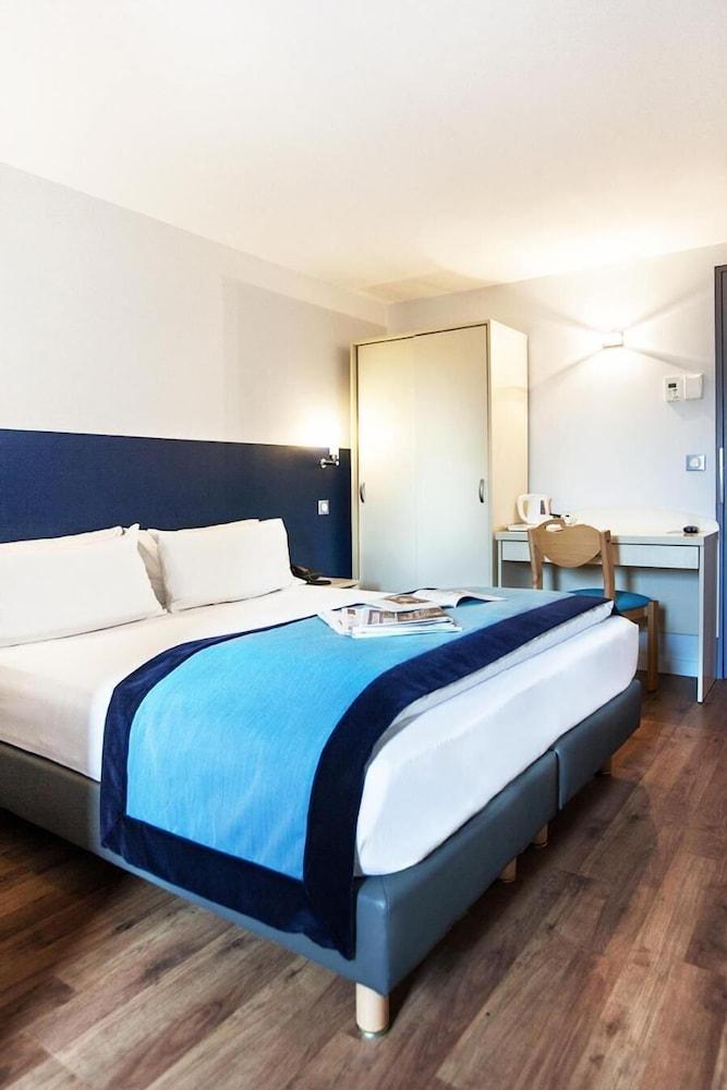 Hôtel l'Amandier Nanterre Buitenkant foto