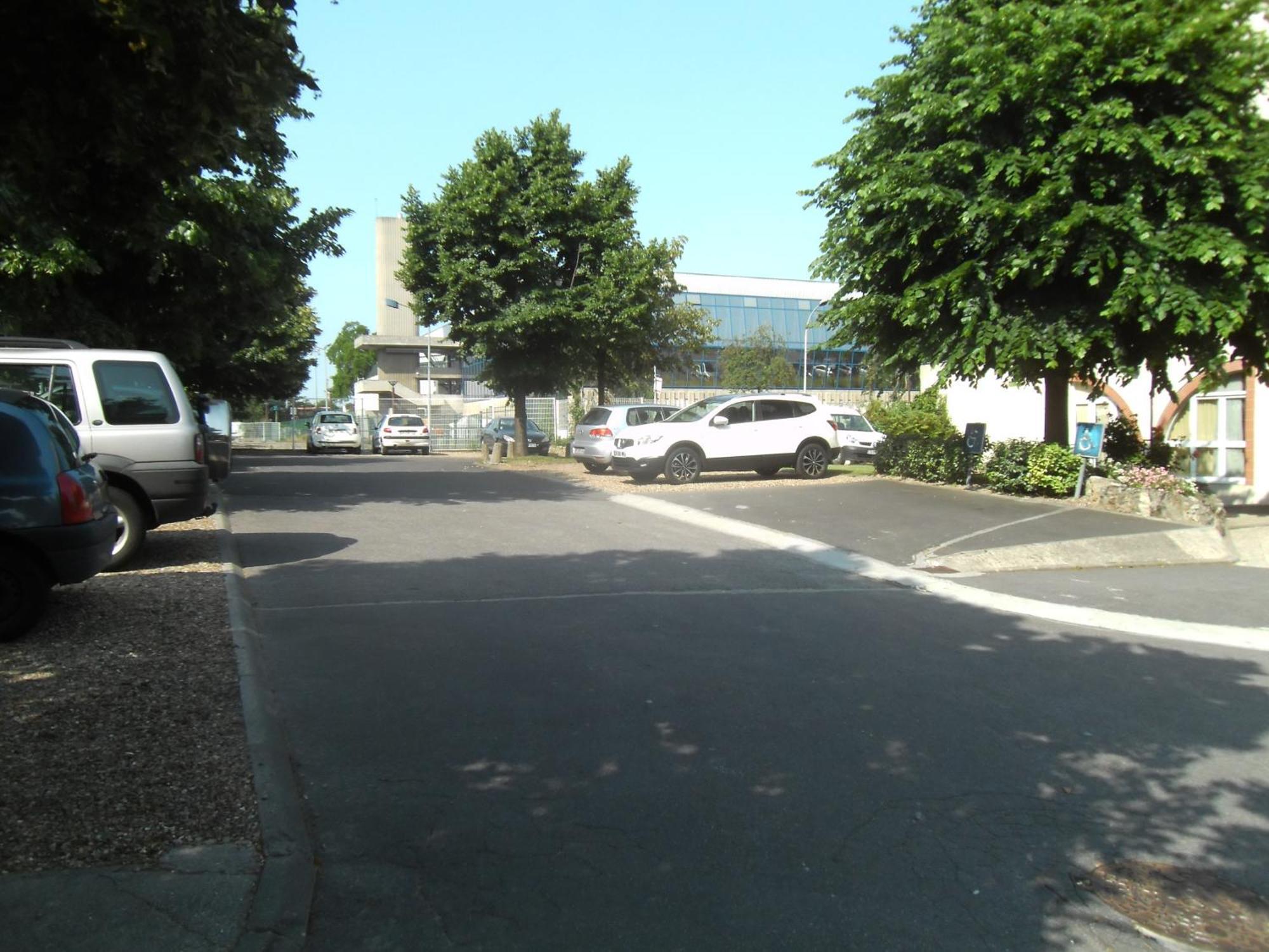 Hôtel l'Amandier Nanterre Buitenkant foto