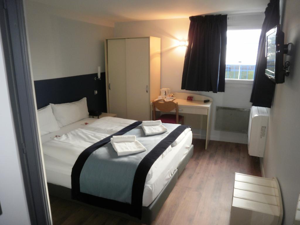 Hôtel l'Amandier Nanterre Buitenkant foto