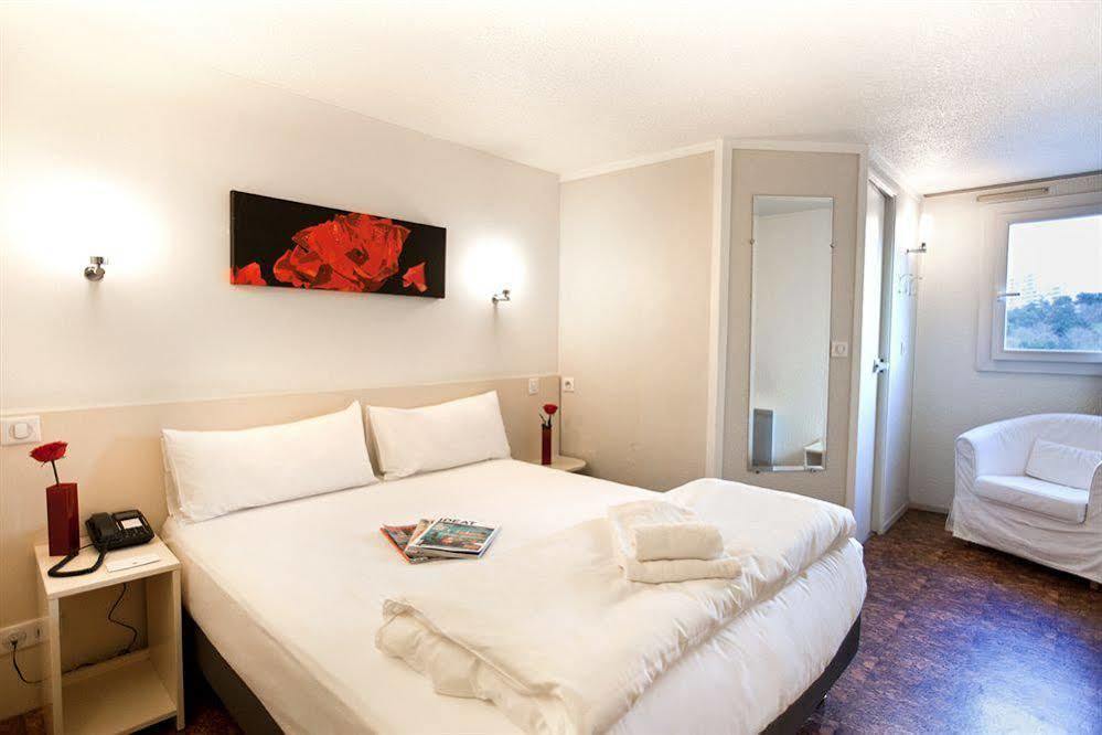 Hôtel l'Amandier Nanterre Buitenkant foto